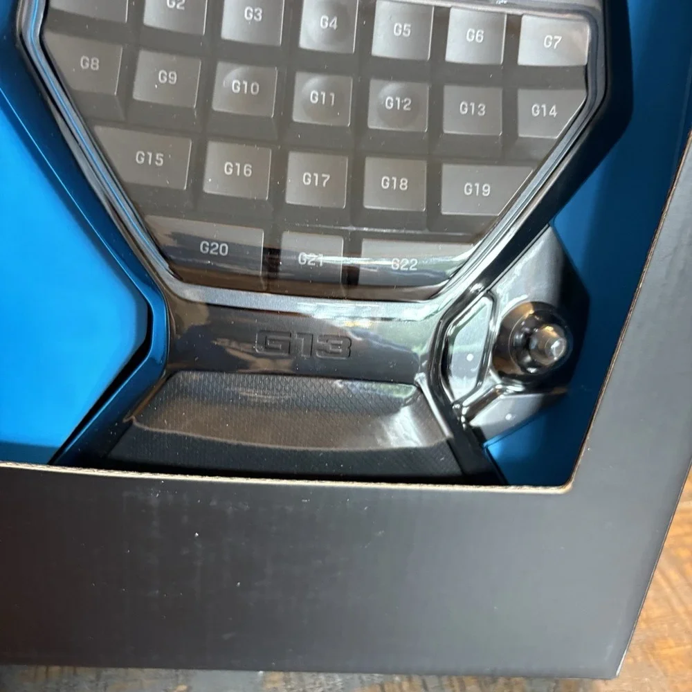 Logitech G13 Advanced Programmable Gameboard Keypad w/ LCD Display USB